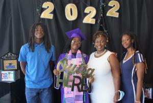 2022-graduation 0002 Layer-58
